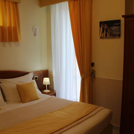 Julia ゲストハウス 4*