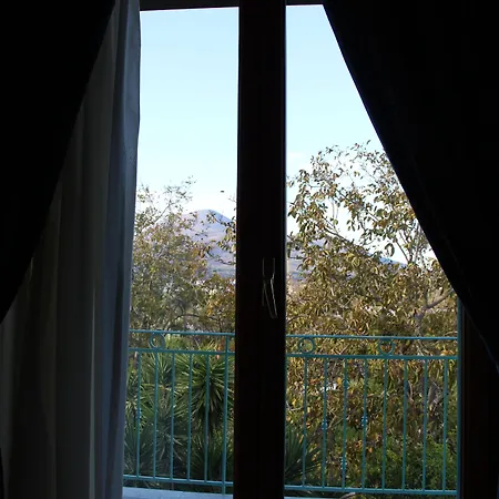 Julia ゲストハウス ポンペイ