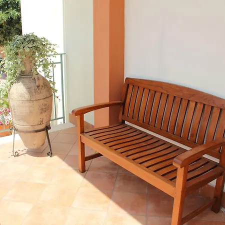 Julia ゲストハウス ポンペイ