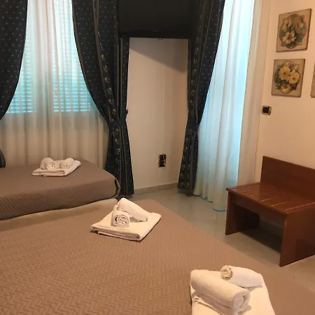 朱莉娅别墅酒店 招待所 2*