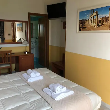 Julia 4* ポンペイ